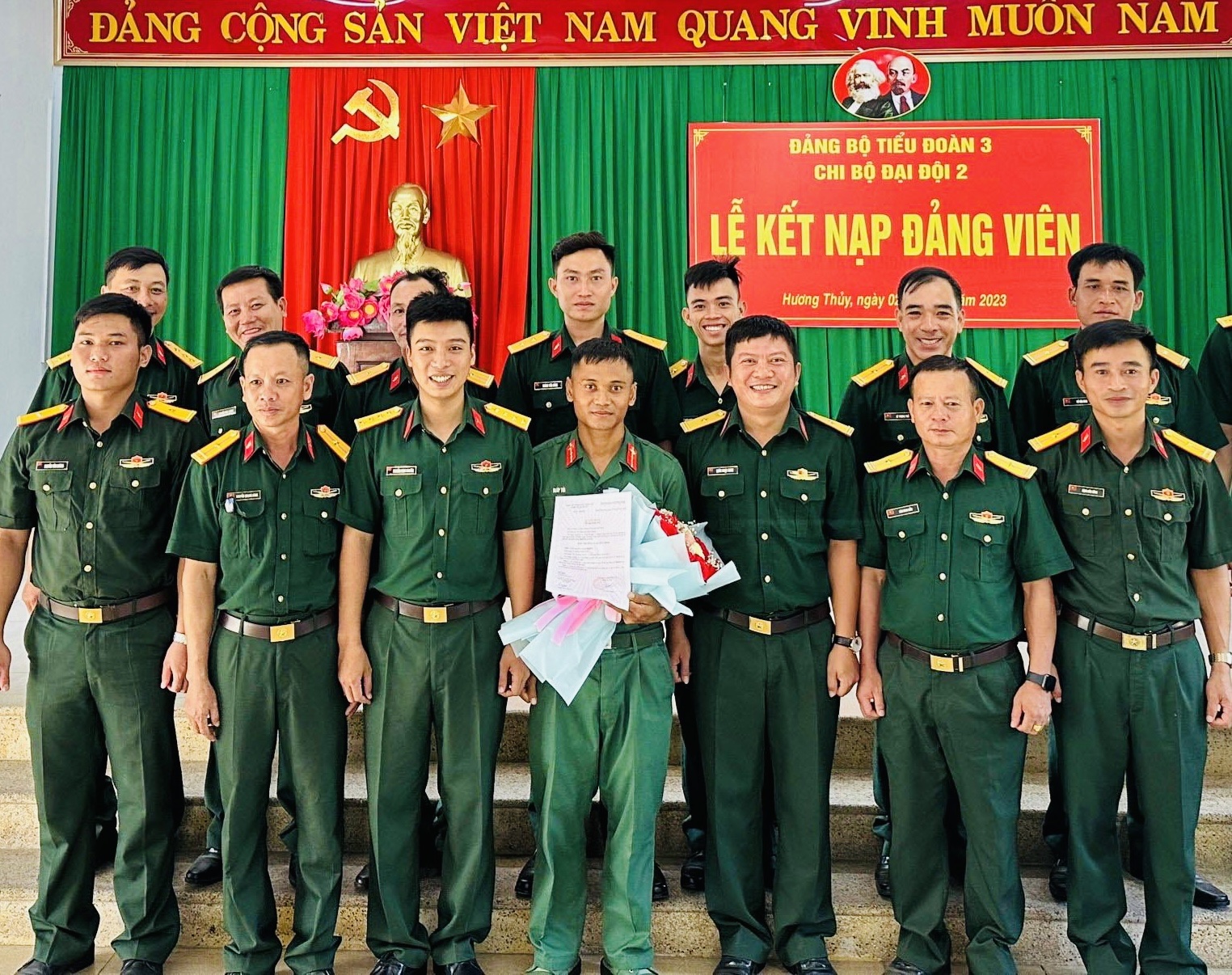Trưởng thành từ quân ngũ