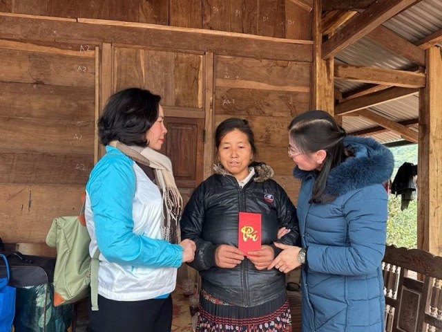 Phụ nữ Thủ đô “Đồng hành cùng phụ nữ biên cương”