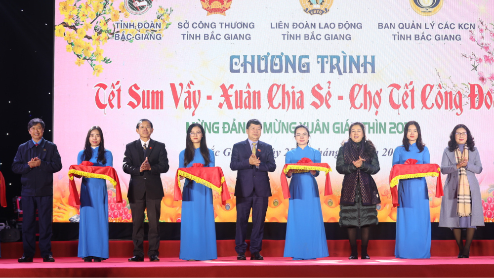 Tết sum vầy cho công nhân tại Bắc Giang