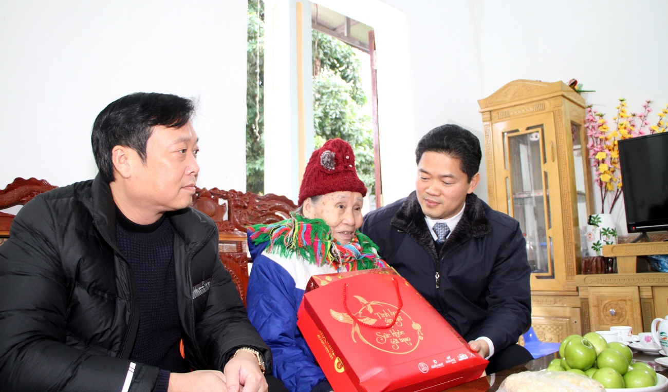 Tặng quà Tết tại Phong Thổ Lai Châu