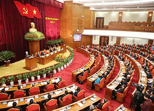 Ban Chấp hành Trung ương Đảng xem xét về công tác cán bộ