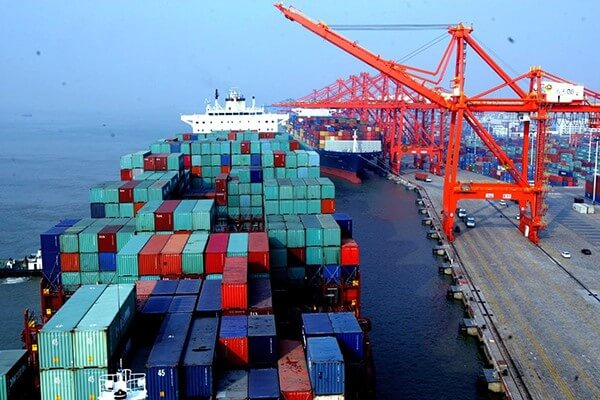 Các hãng tàu có tuyến dịch vụ đi châu Âu, châu Mỹ niêm yết giá, phụ thu dịch vụ vận chuyển