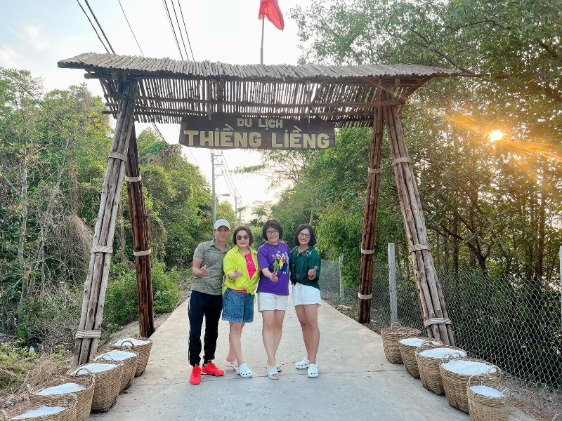 Xuân về trên ấp đảo Thiềng Liềng