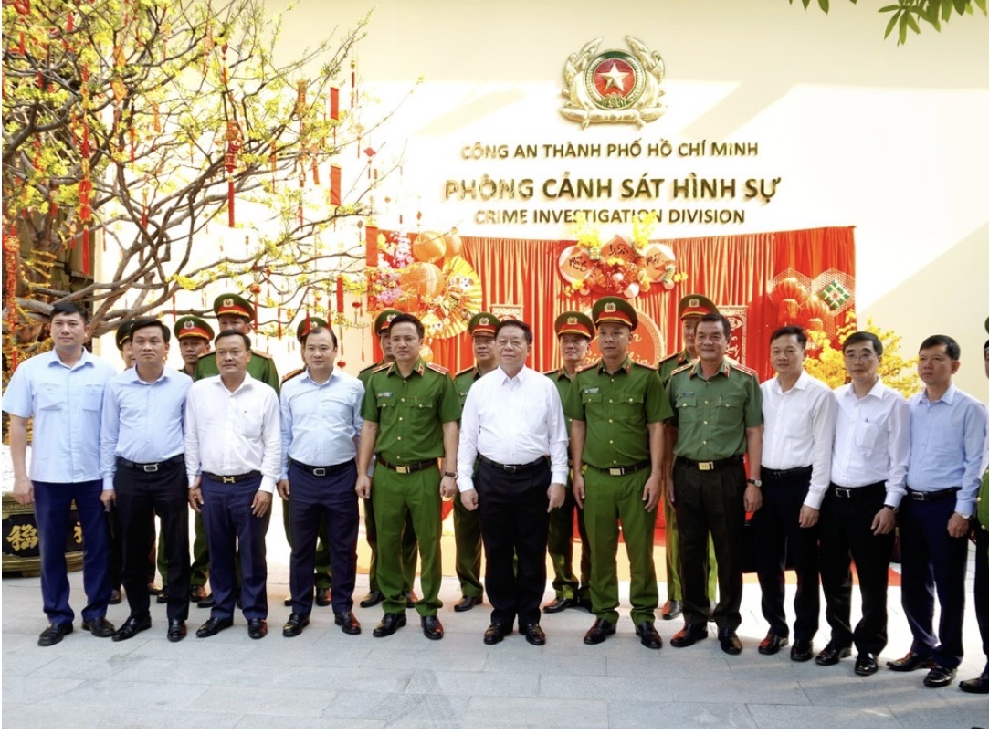 Đồng chí Nguyễn Trọng Nghĩa thăm, chúc Tết lực lượng Cảnh sát hình sự TP Hồ Chí Minh