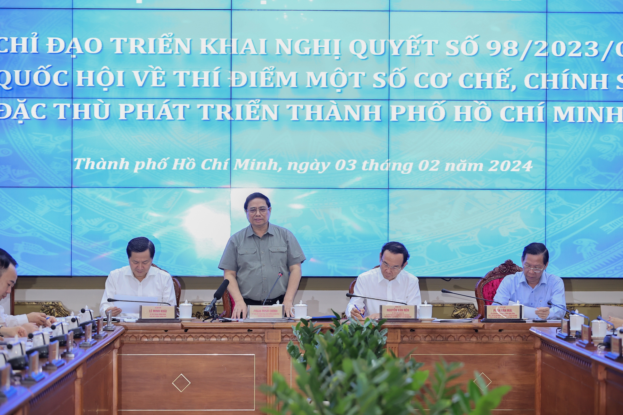 Đẩy mạnh phân cấp, phân quyền, nâng cao năng lực cán bộ thực thi