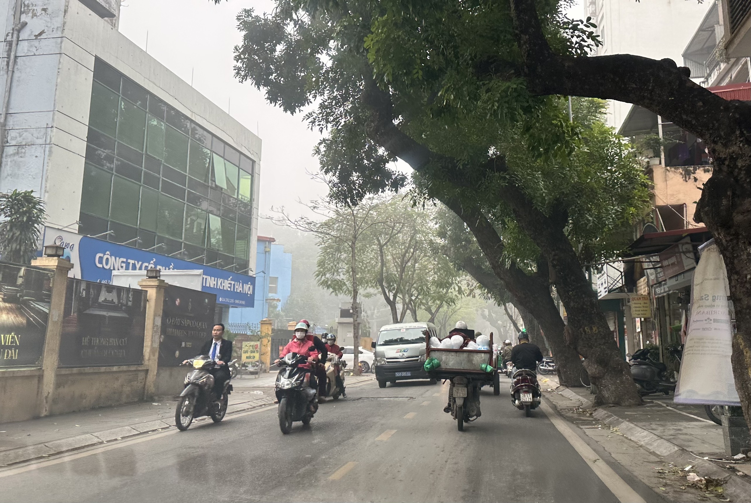 Miền Bắc và Bắc Trung Bộ tiếp diễn sương mù, trưa chiều trời nắng