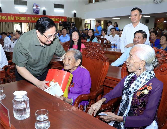 Thủ tướng Phạm Minh Chính thăm, tặng quà, chúc Tết tại Cần Thơ