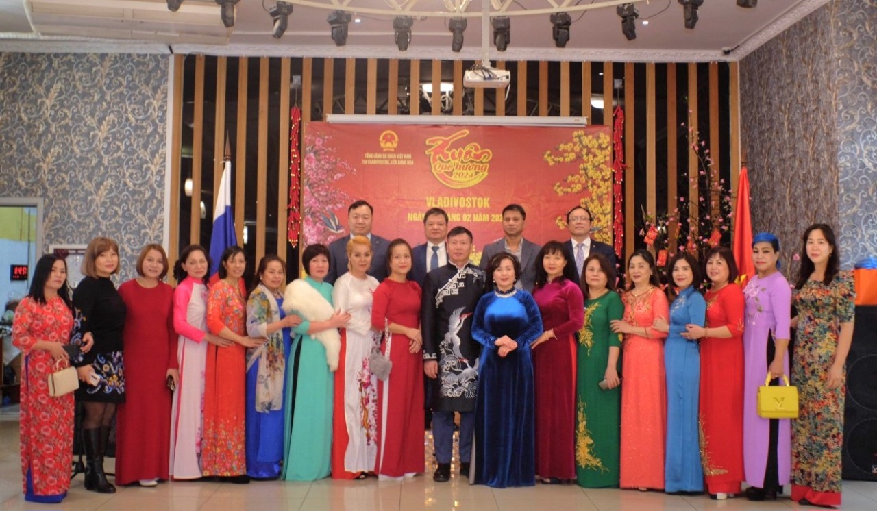 Kỷ niệm 94 năm Ngày thành lập Đảng và chương trình “Xuân quê hương” tại Vladivostok