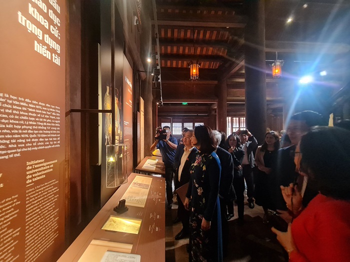 “Khơi nguồn Đạo học” trưng bày 300 tài liệu hiện vật