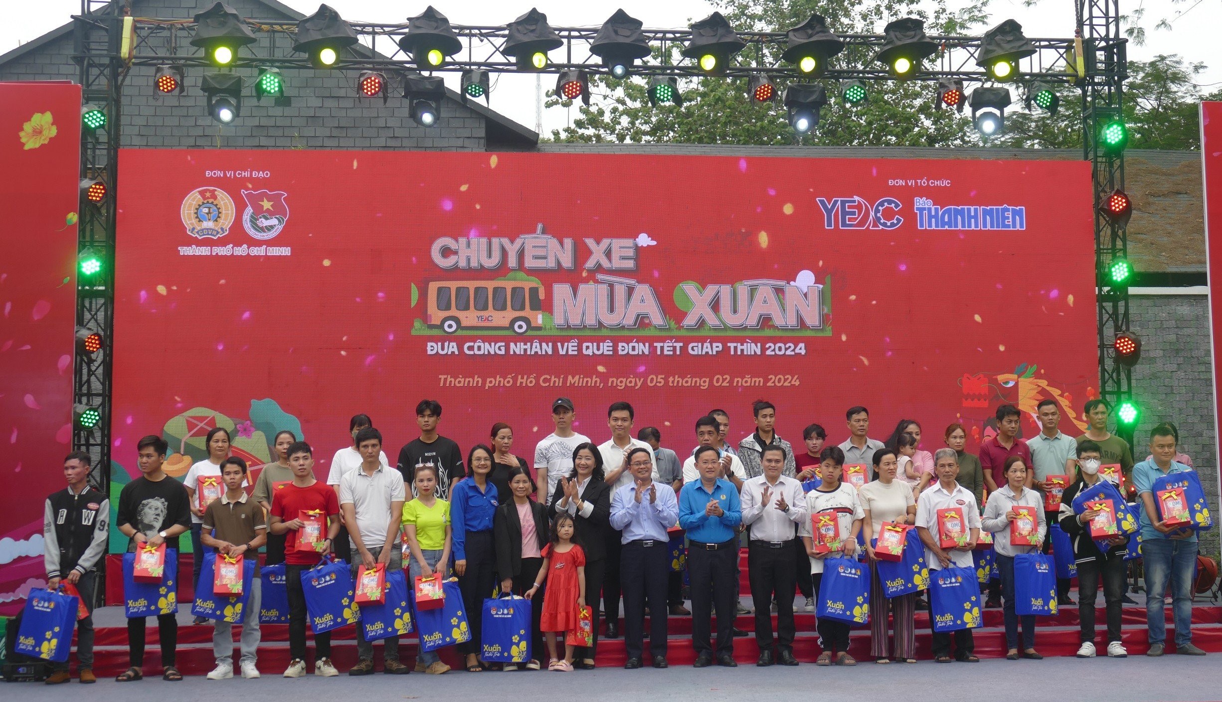 Chương trình “Chuyến xe mùa xuân – Đưa công nhân về quê đón Tết Giáp Thìn 2024”