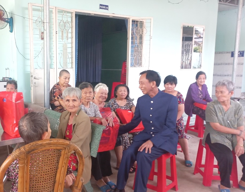 Cháy mãi ngọn lửa yêu thương