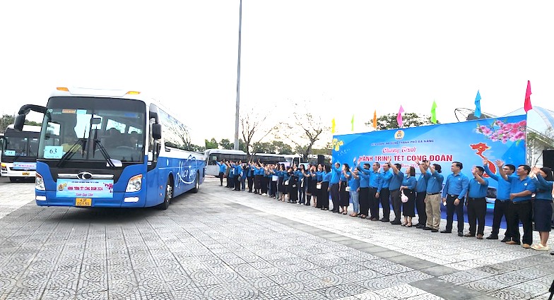 Ấm lòng người lao động trên những “Chuyến xe Công đoàn” tại Đà Nẵng