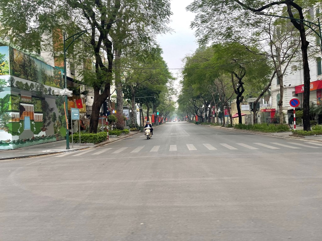Hà Nội thanh bình sáng mùng 1 tết