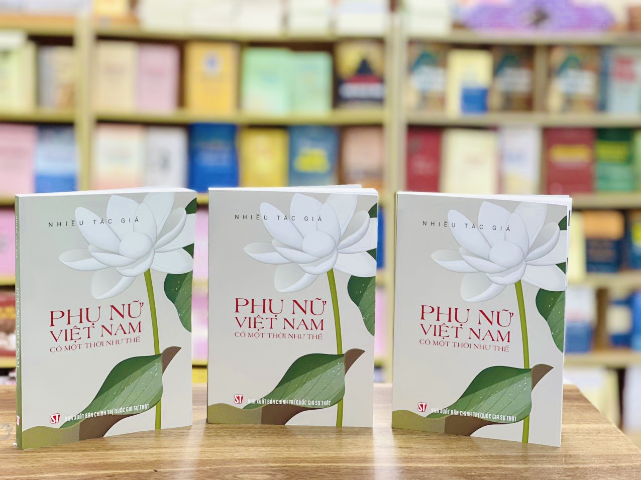 Ra mắt sách “Phụ nữ Việt Nam có một thời như thế”