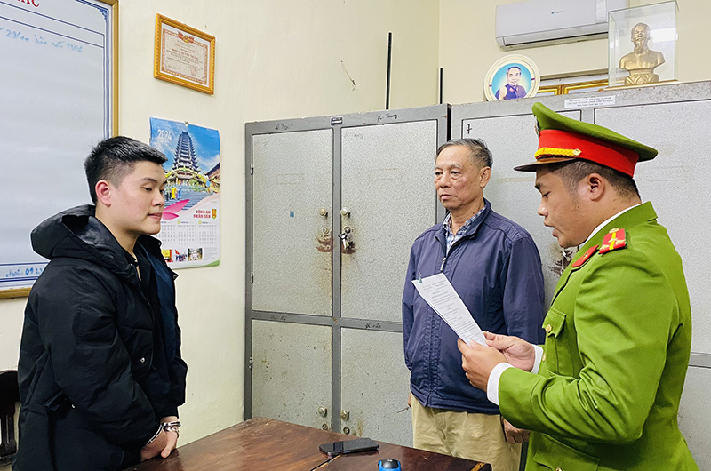 Bắt giữ đối tượng tàng trữ hơn 2kg ma túy tổng hợp