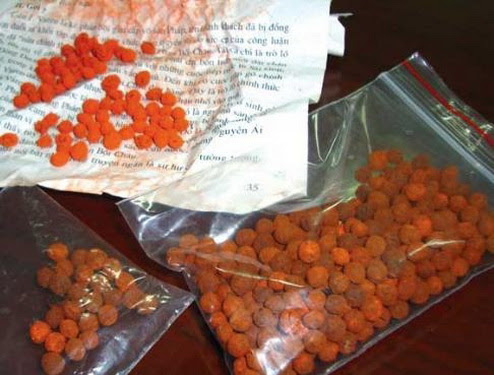 Bé gái 9 tuổi mất não vì uống thuốc cam không rõ nguồn gốc