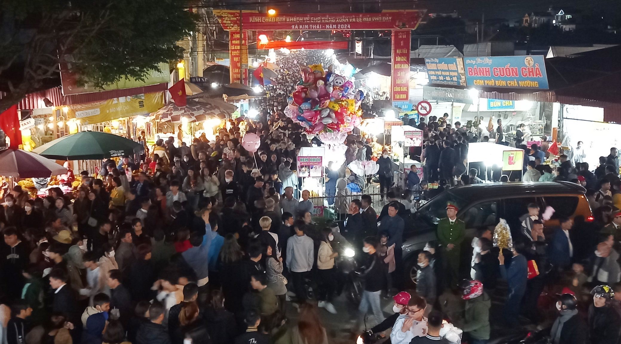 Du Xuân chợ Viềng