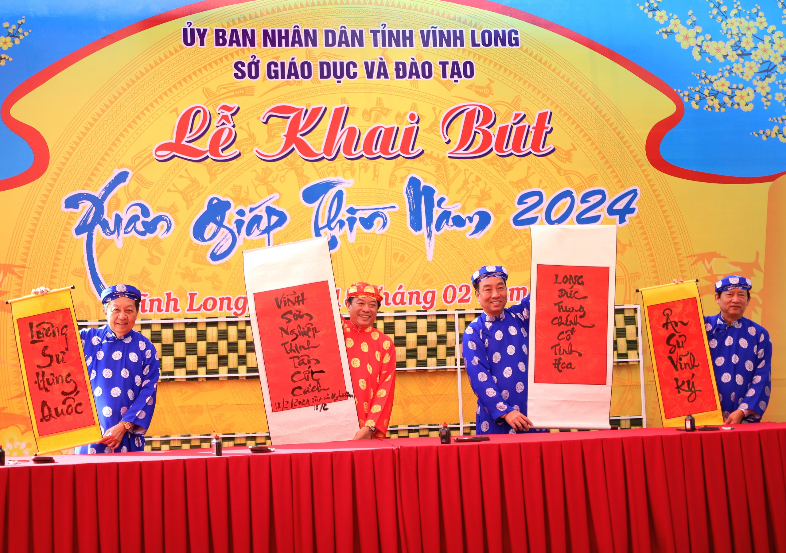 Vĩnh Long Khai bút đầu xuân Giáp Thìn 2024