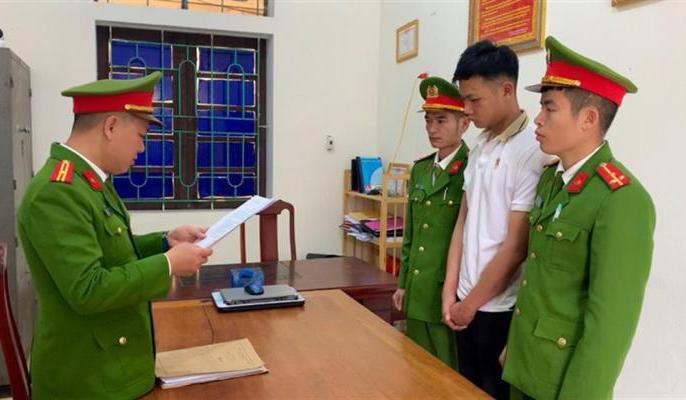 Khởi tố đối tượng không chấp hành hiệu lệnh, đâm trọng thương Cảnh sát giao thông