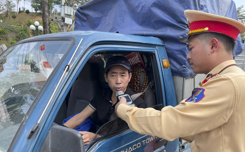 CSGT tỉnh Yên Bái Bước tiếp truyền thống vẻ vang, vì sự bình yên của nhân dân