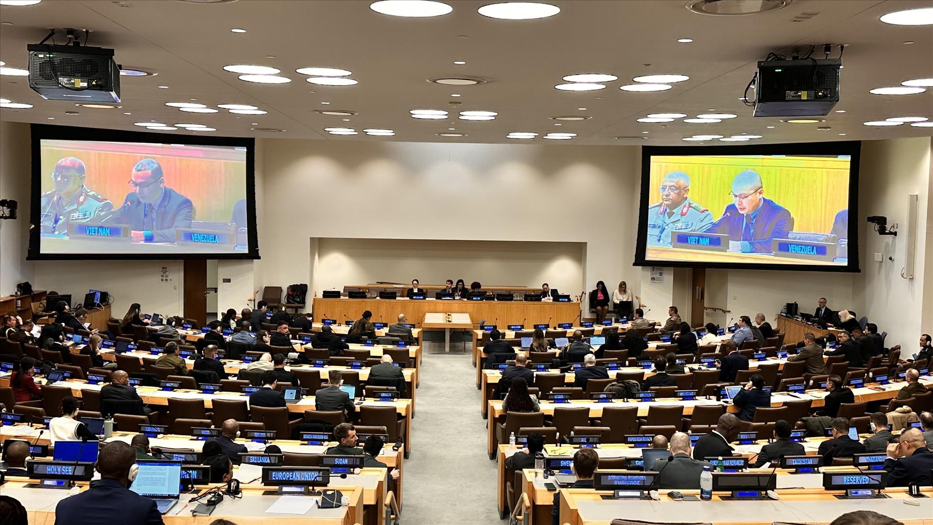 Tạo môi trường an toàn, thuận lợi cho phụ nữ tham gia lực lượng gìn giữ hoà bình LHQ