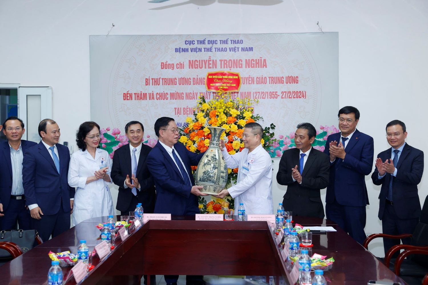 Quan điểm “lương y như từ mẫu” như sợi chỉ đỏ soi đường cho ngành Y tế