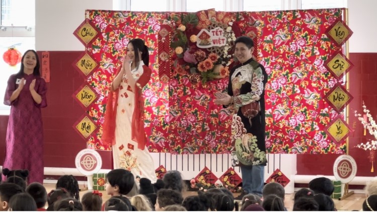 Giới thiệu Tết Việt trong trường học tại London