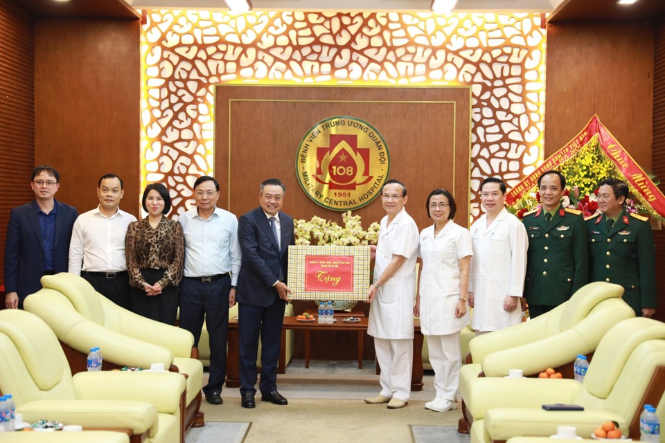 Tiếp tục hoàn thành xuất sắc trọng trách chăm sóc sức khỏe cán bộ, chiến sĩ và nhân dân