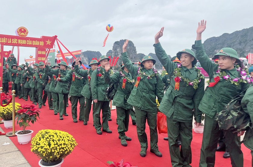 Quân khu 3 Hàng ngàn thanh niên nô nức lên đường nhập ngũ