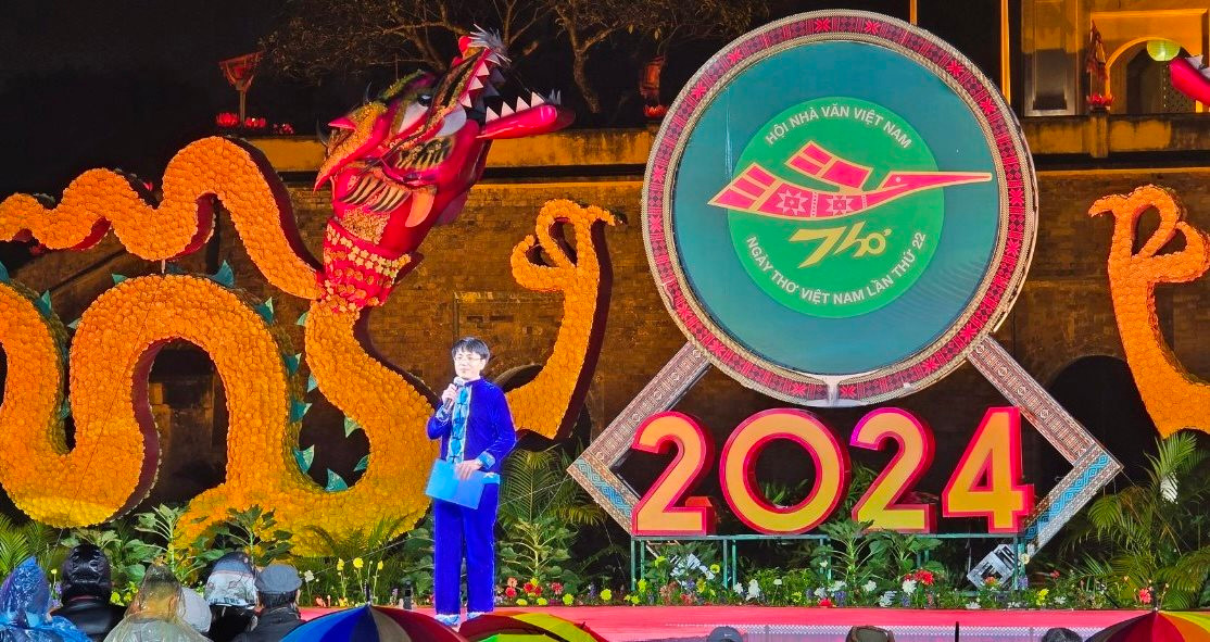 Đêm thơ “Bản hòa âm đất nước” tôn vinh di sản thi ca dân tộc