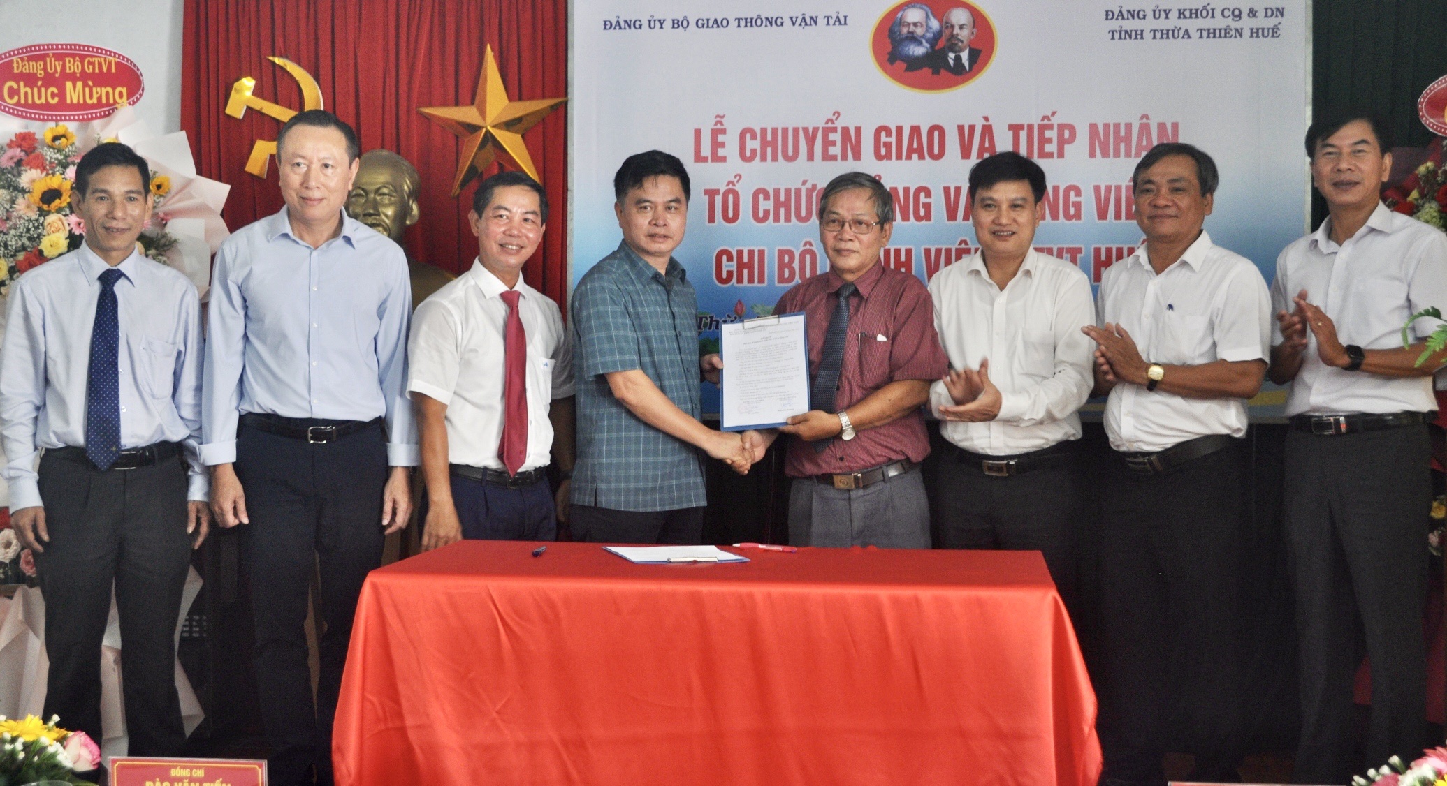 Chú trọng đào tạo nâng cao chuyên môn cho đội ngũ y bác sĩ