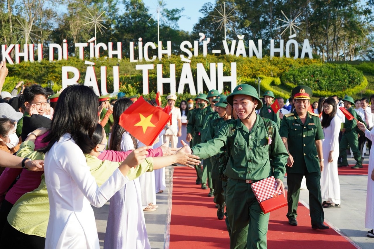 Hơn 1 800 thanh niên ưu tú tỉnh Bà Rịa-Vũng Tàu lên đường nhập ngũ