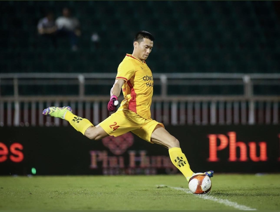 Thủ môn Bùi Tiến Dũng gia nhập CLB Hoàng Anh Gia Lai