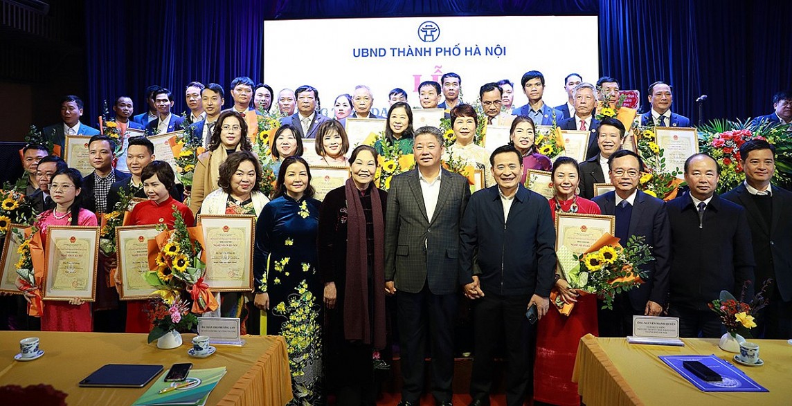 Hà Nội Tôn vinh 42 nghệ nhân ngành thủ công mỹ nghệ
