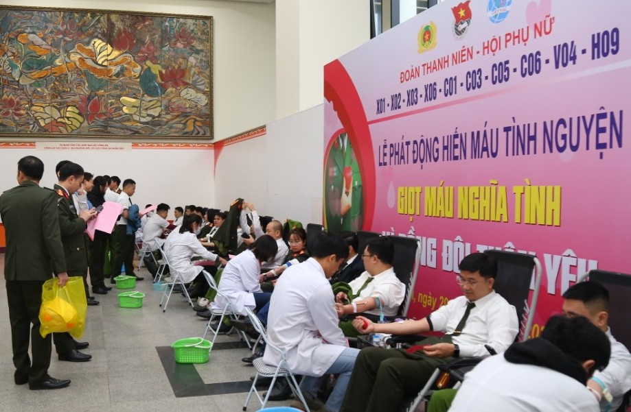 Lan tỏa phong trào hiến máu vì đồng đội thân yêu