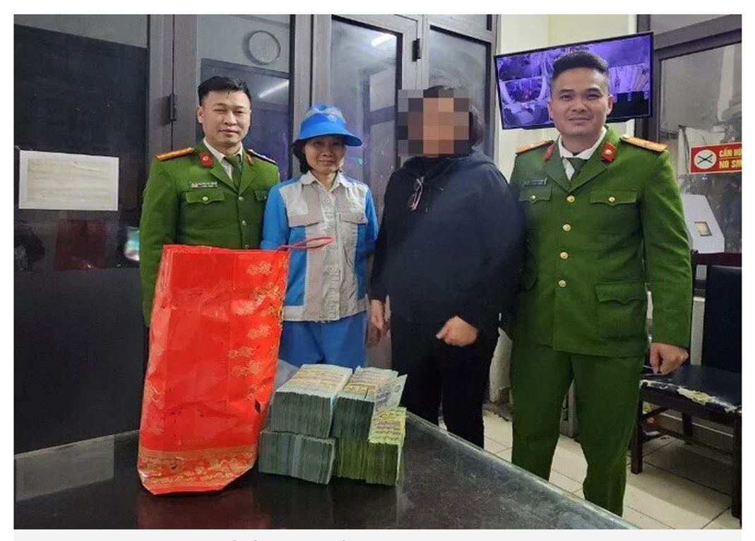 Giúp người dân tìm lại gần 1,2 tỷ đồng bị bỏ nhầm vào thùng rác