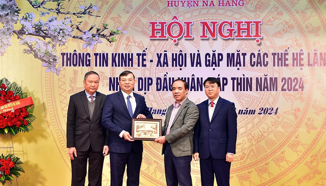 Xây dựng huyện Na Hang Tuyên Quang sớm trở thành huyện phát triển, giàu bản sắc