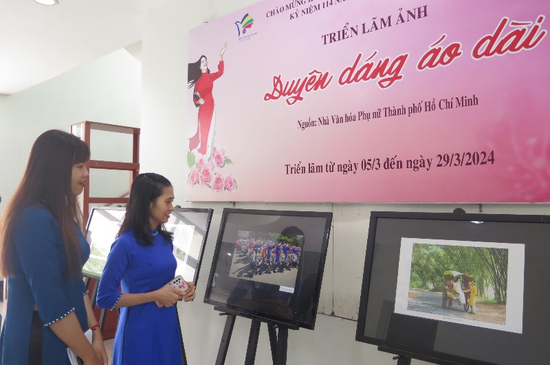 Triển lãm ảnh nghệ thuật với chủ đề “Duyên dáng áo dài