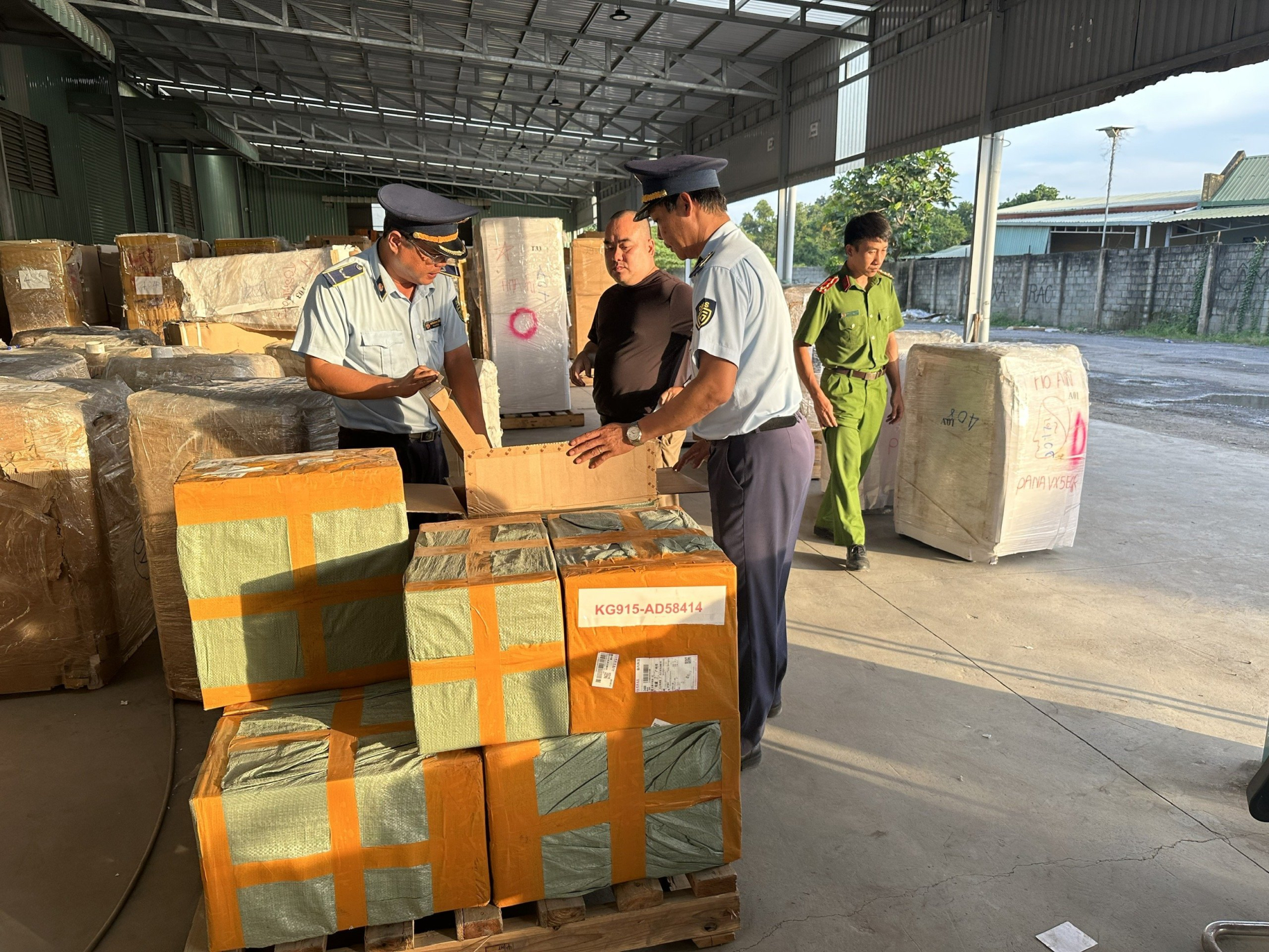 Bình Dương Xử phạt 270 triệu đồng doanh nghiệp cố ý tàng trữ hàng hóa nhập lậu