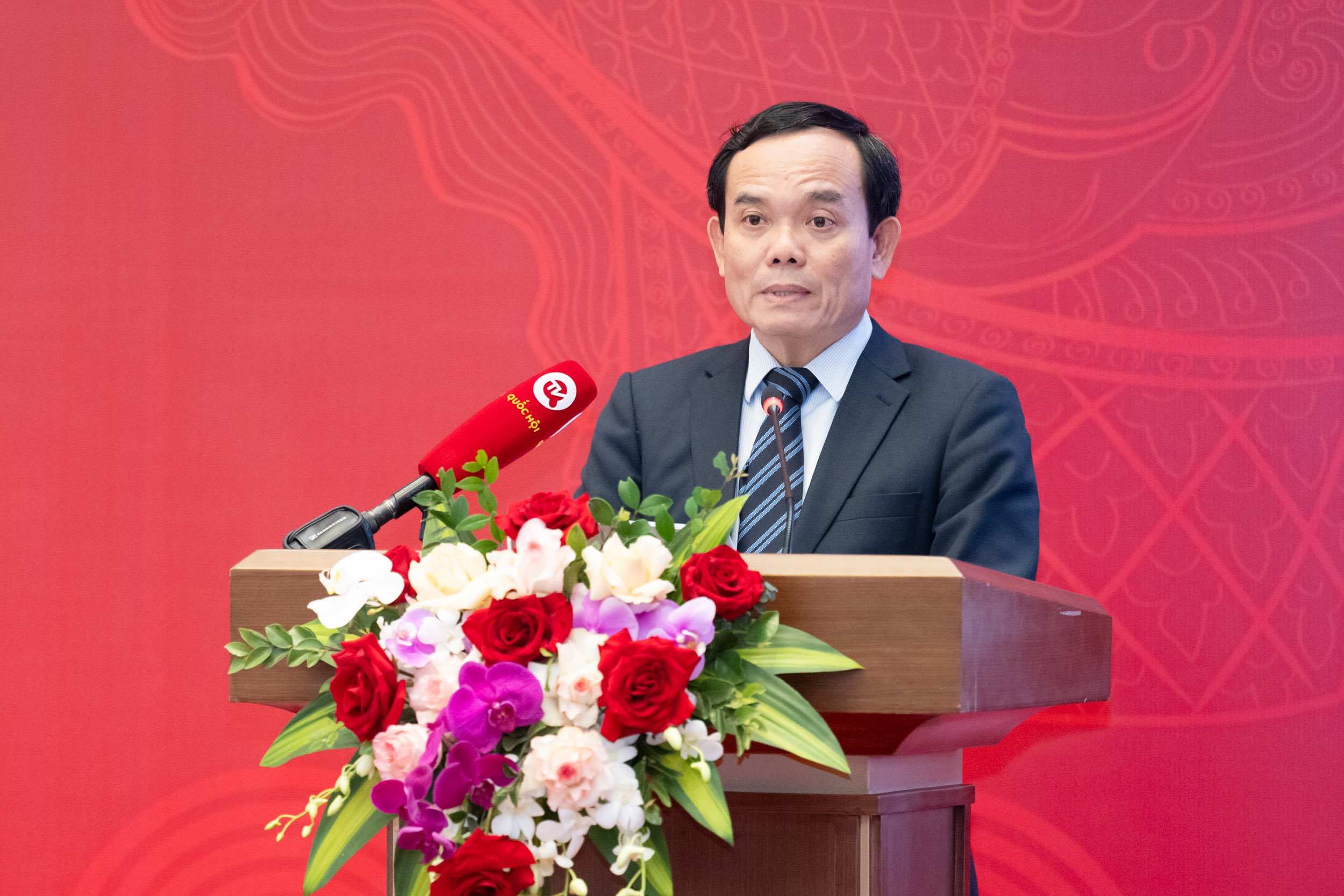 Xử lý nghiêm tham nhũng, tiêu cực, lợi ích nhóm, cục bộ trong thi hành pháp luật