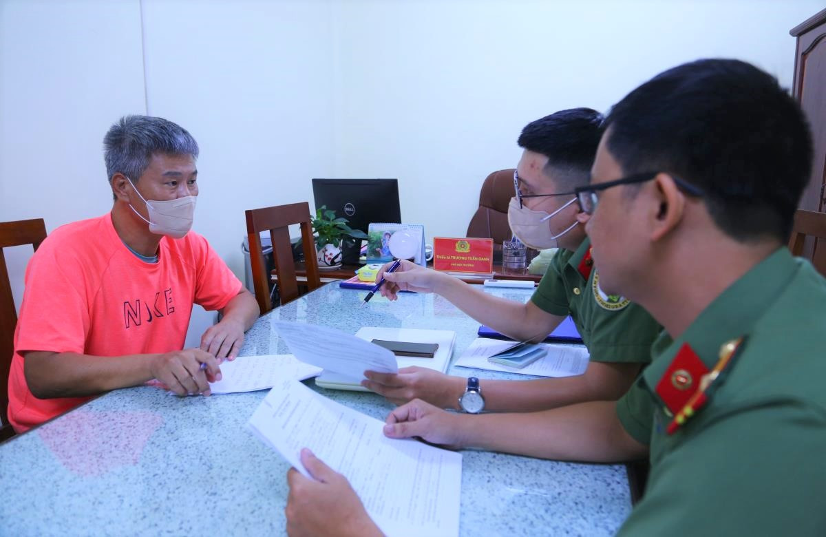 Bắt đối tượng bị Interpol truy nã đỏ