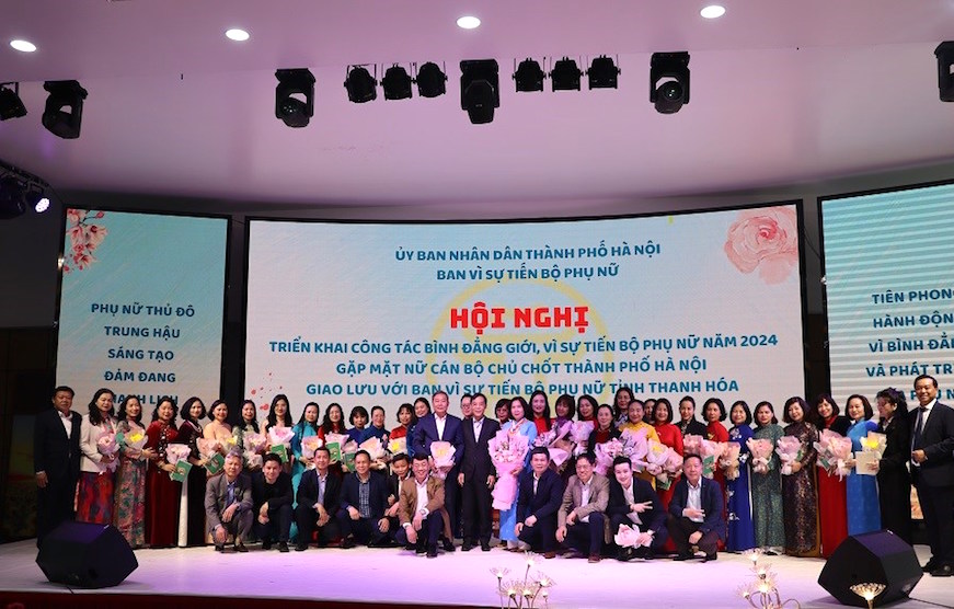Tạo công ăn việc làm, hướng nghiệp, đào tạo nghề giúp các chị em có hoàn cảnh khó khăn
