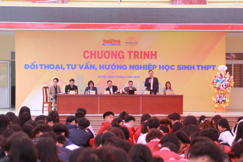 Đối thoại tư vấn hướng nghiệp khối ngành khoa học và xã hội