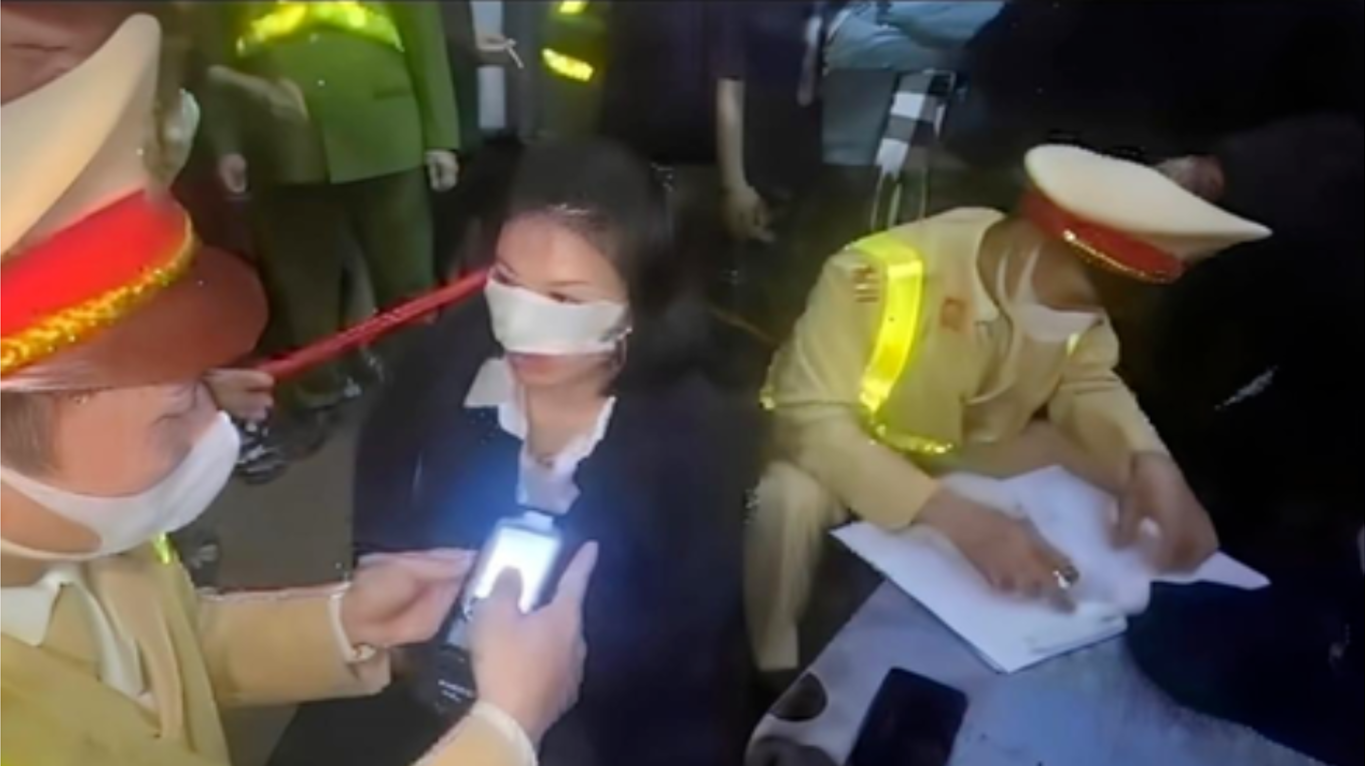 Xứ lý nghiêm nữ tài xế ô tô có nồng độ cồn va chạm giao thông ở Hà Nội