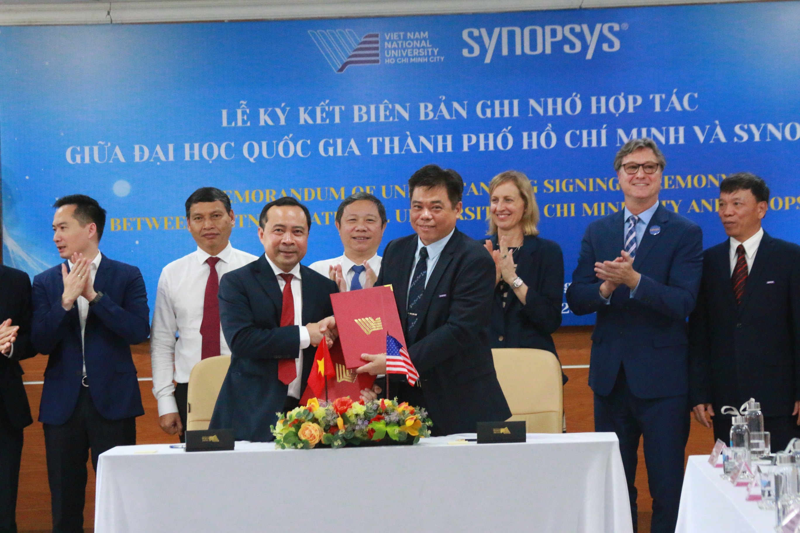 Phát triển nguồn nhân lực trình độ quốc tế lĩnh vực thiết kế chip