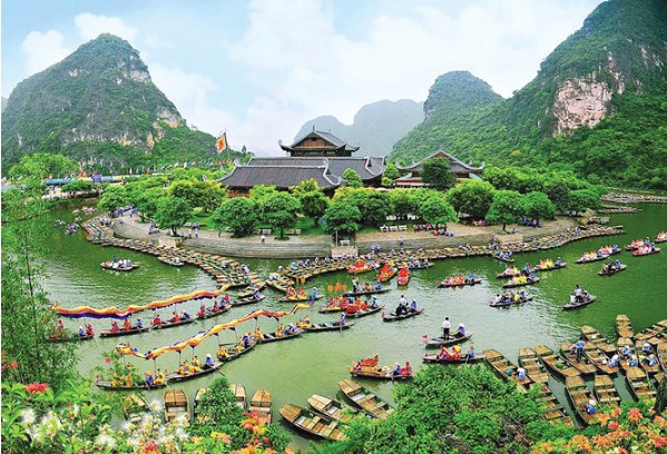 Triển lãm Du lịch qua các miền di sản và danh thắng Việt Nam
