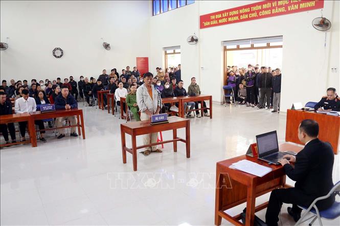 Gần 2 năm tù cho hành vi chống người thi hành công vụ