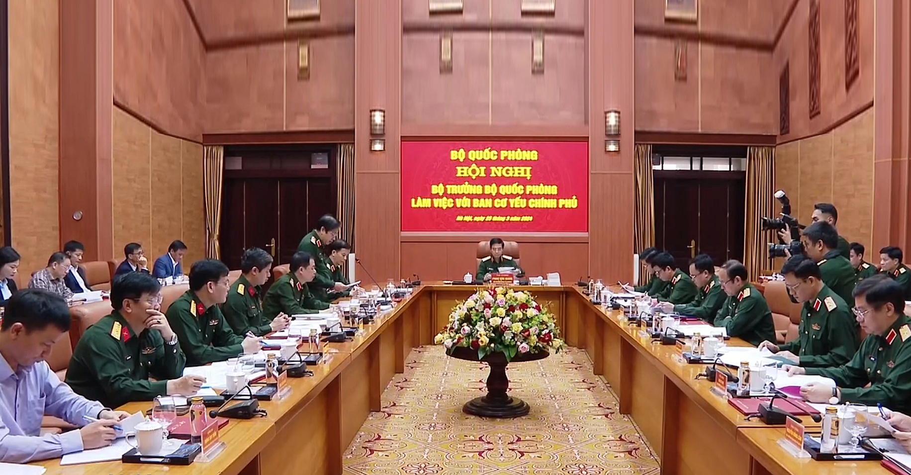 Xây dựng ngành Cơ yếu Việt Nam cách mạng, chính quy, hiện đại