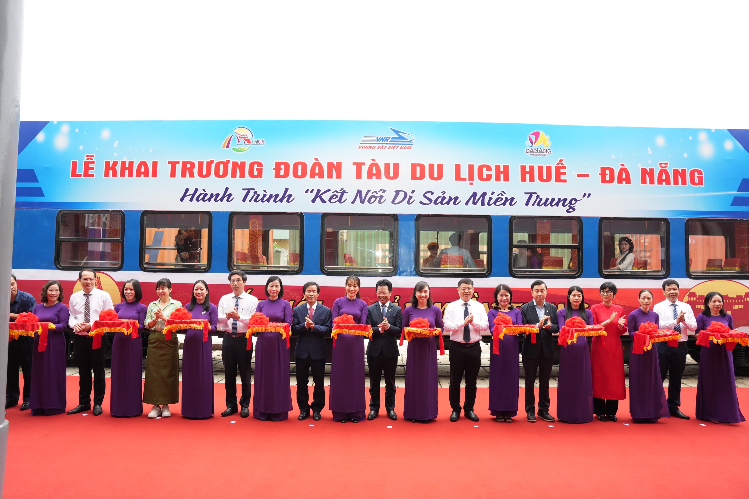 Khai trương đoàn tàu du lịch Huế - Đà Nẵng