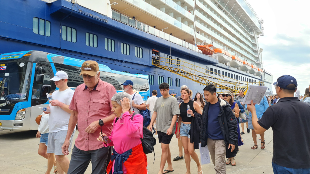 Quảng Ninh đón trên 1,2 triệu lượt khách quốc tế trong 3 tháng đầu năm 2024